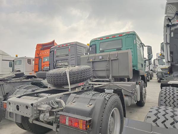 Tracteur HOWO TX 4×2 (2)