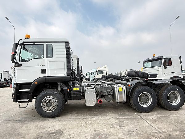 Tracteur HOWO TX 6×4 (2)