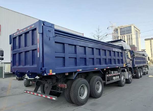 arrière droit d'un camion-benne