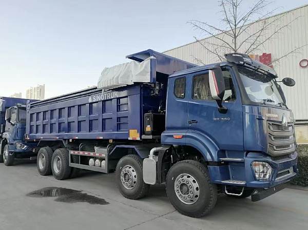 camion à benne basculante