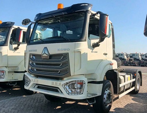 Tracteur routier HOWO NX 4×2 (5)