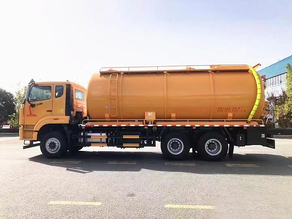 Camion-citerne 4
