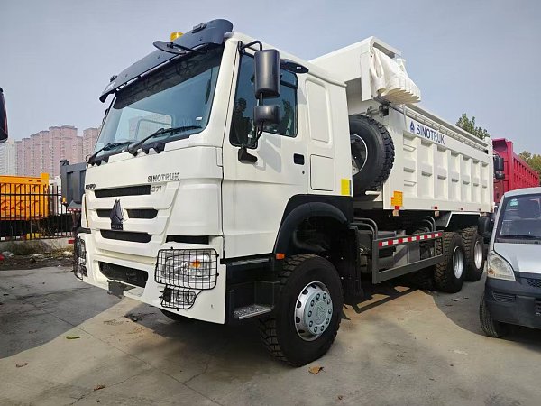 Camion-benne HOWO 6×4 (1)