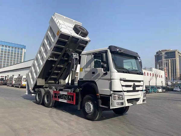 Camion-benne HOWO 6×4 (2)