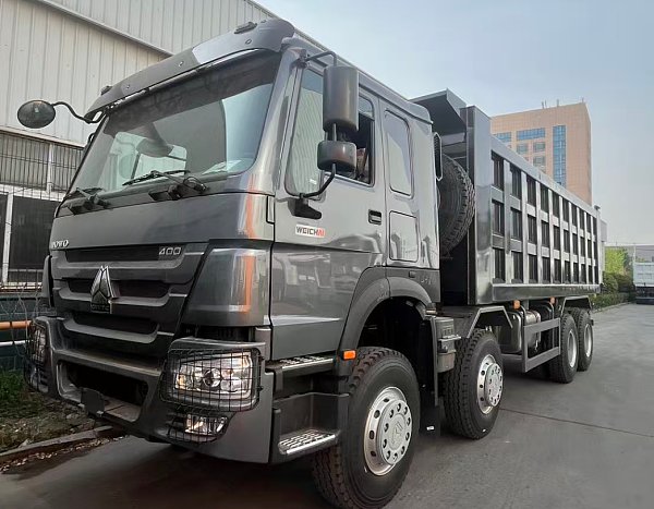 Camion-benne 8×4