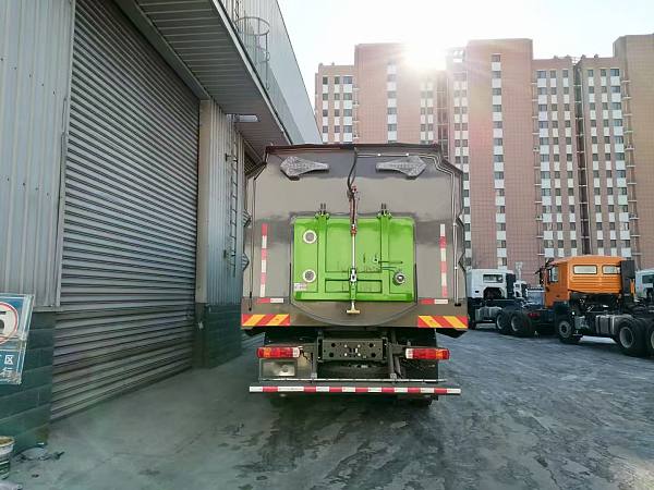 Camion balayeur