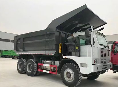 Camion-benne minier de 90 tonnes (4)
