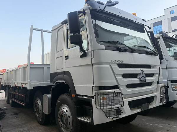 Camion à plateau