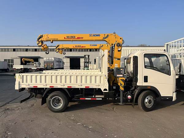 Camion-grue léger