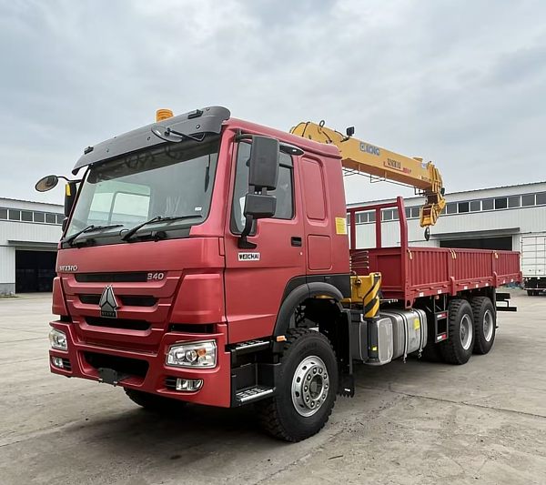 Grue sur camion à flèche droite (1)
