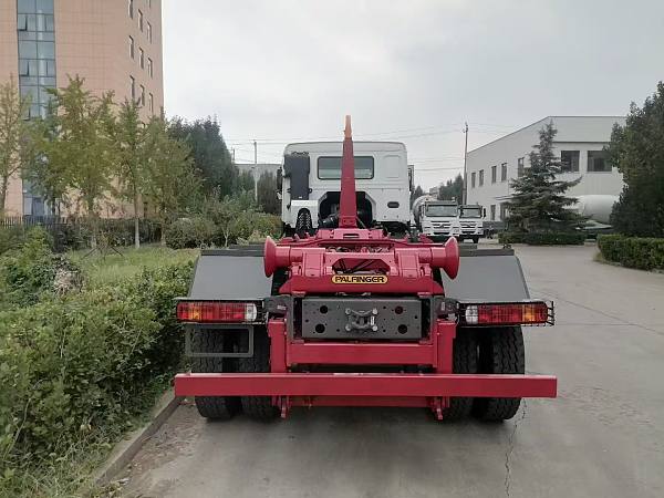 Camion-poubelle à benne basculante de 25 m³