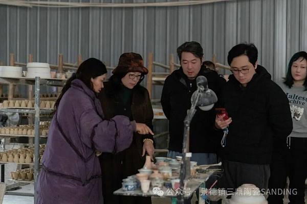 匠心同行，瓷韵传承｜中国绝技绝活副会长谢老师一行莅临三鼎陶瓷考察交流