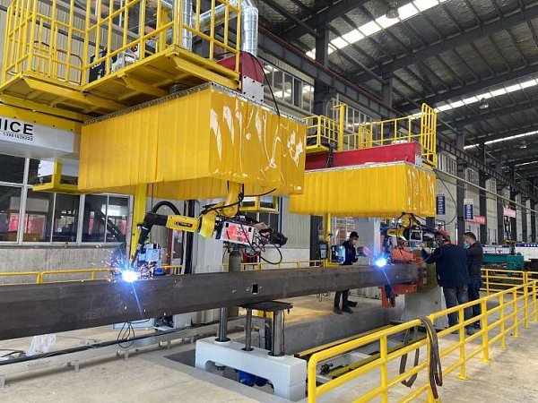 消防车车架、主臂焊接工作站项目-3