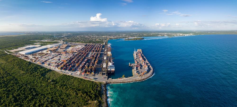 عملاء في جميع أنحاء العالم