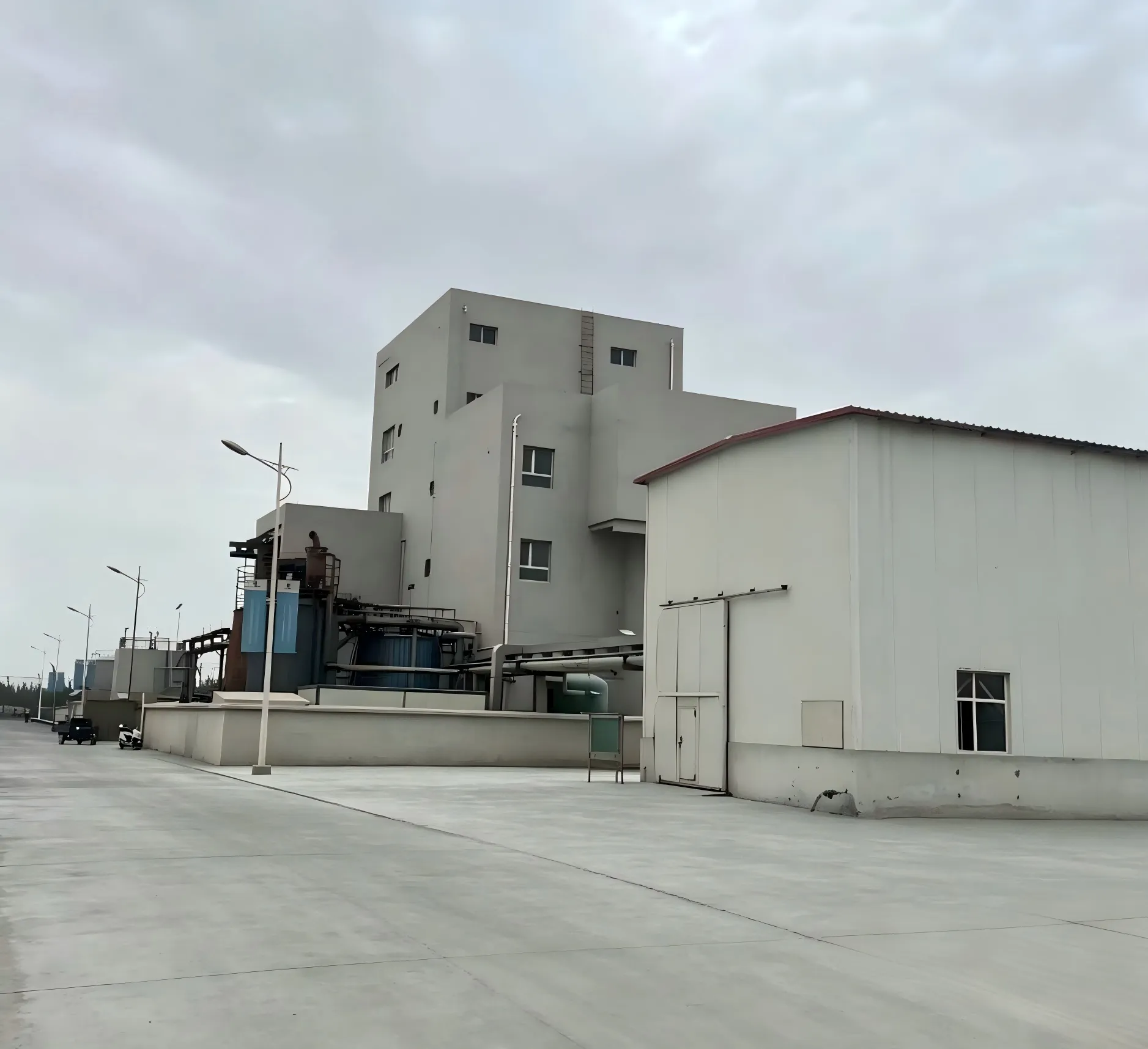 新疆某高负压二氧化氯制备项目——项目建于2011年，产量：6吨每天