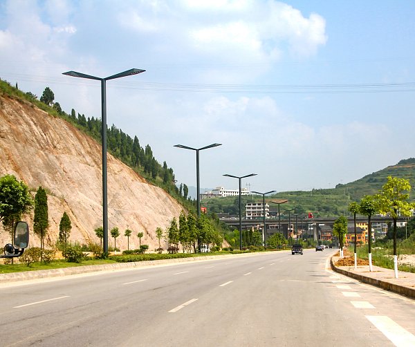 Ofreciendo iluminación uniforme y con control del deslumbramiento que mejora la visibilidad y aumenta la seguridad.