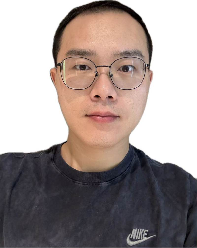 李亮